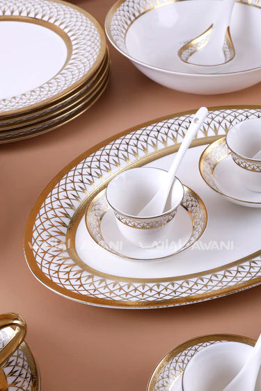 Modern Gold Mesh Porcelain Dinner and Tea Set – 70-Piece Premium Tableware Collection