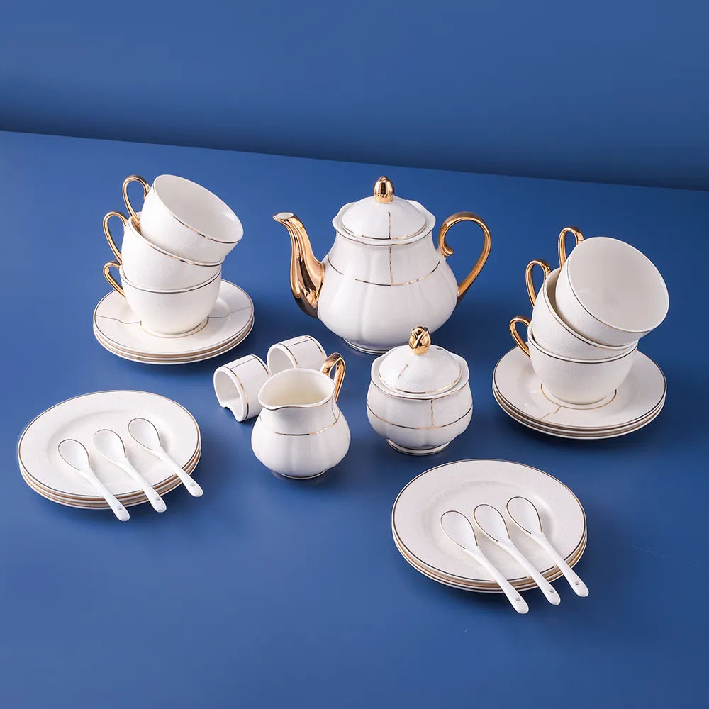 طقم أكواب وصحون 31 قطعة من 6 قطع وأطباق، 6 أكواب قهوة مع ملاعق، لون أبيض سادة وحواف ذهبية، لحفلات الشاي، هدايا للمنزل والمكتب