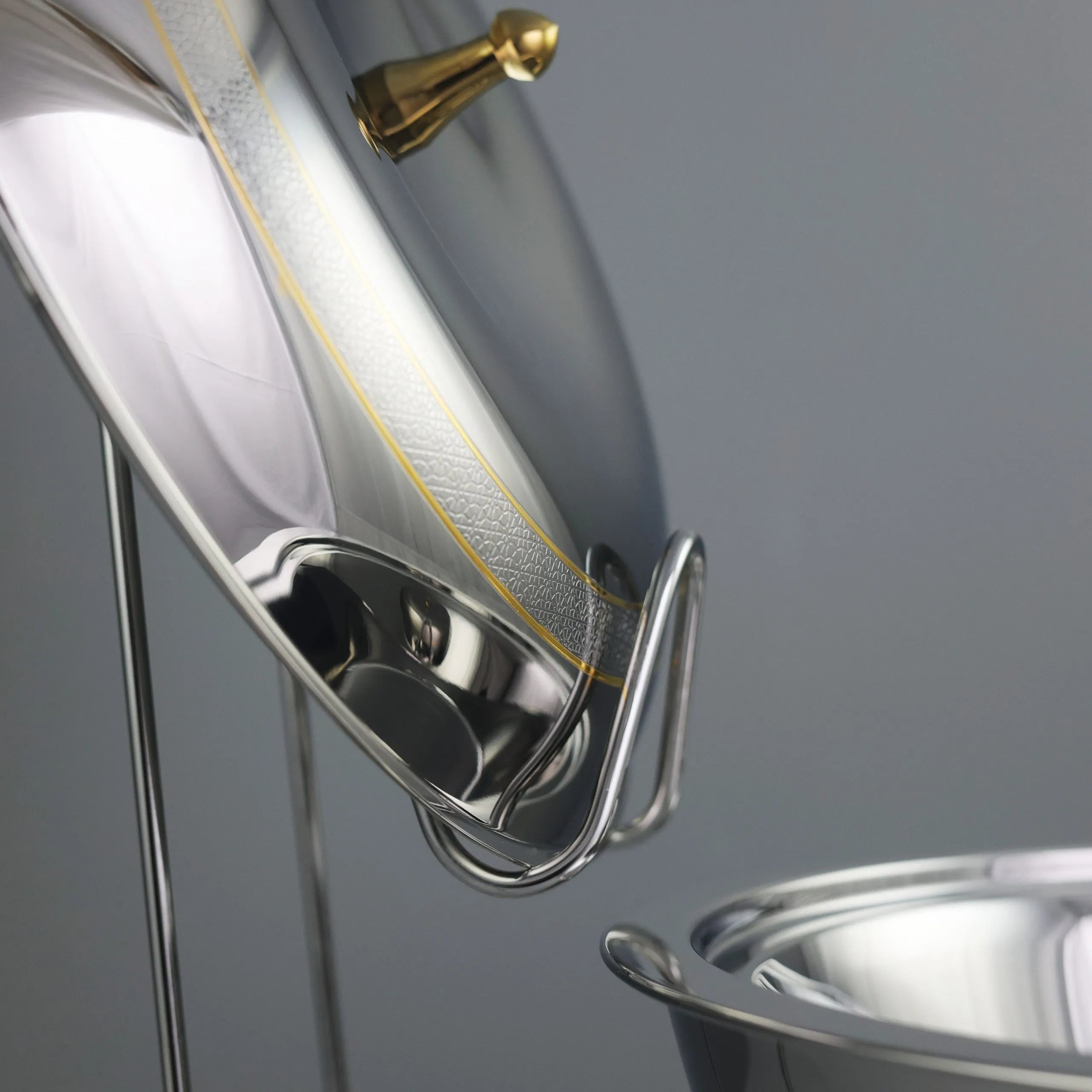 CHAFER WITH WOOD STAND