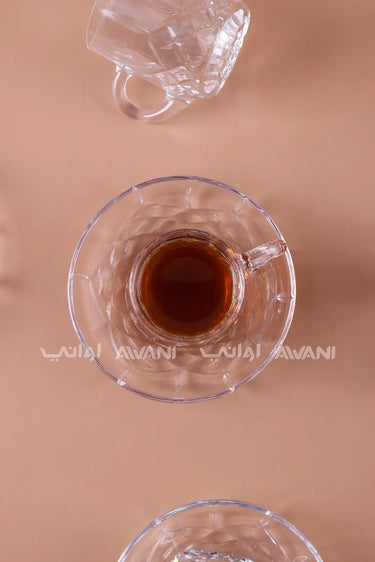 طقم استكانات زجاجية ماسية التقطيع من 12 قطعة – فناجين شاي أسطوانية ممتازة وشفافة تمامًا مع صحون متطابقة