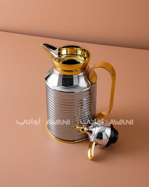 Premium Metal Arabic Coffee Dallah – Classic Design, 0.6 L – Shiny Silver with Gold Handle