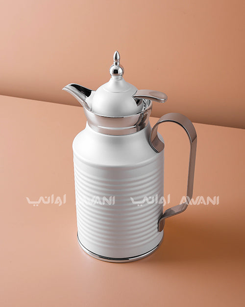 Premium Metal Arabic Coffee Dallah – Classic Design, 0.6 L – Matte White with Silver Handle